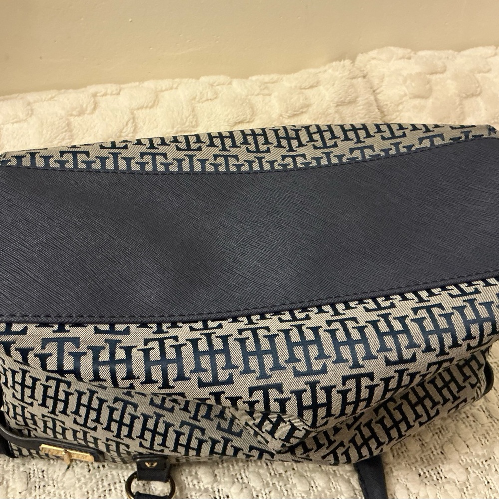 Tommy Hilfiger Navy and Gold Monogram Tote - Picture 9 of 9